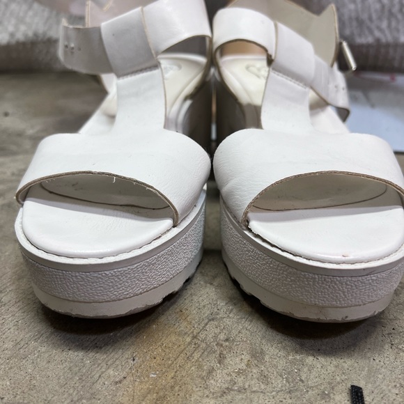 Candies white platform, ankle buckle strap chunky block heels G.U.C. - Picture 3 of 8